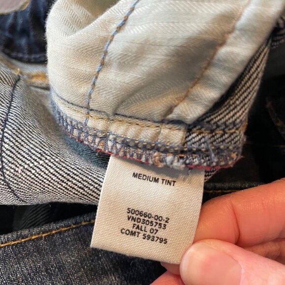 Gap Classic Jeans, Stretch, slight flare Size 8, Medium tint, wash NEW - Picture 9 of 12